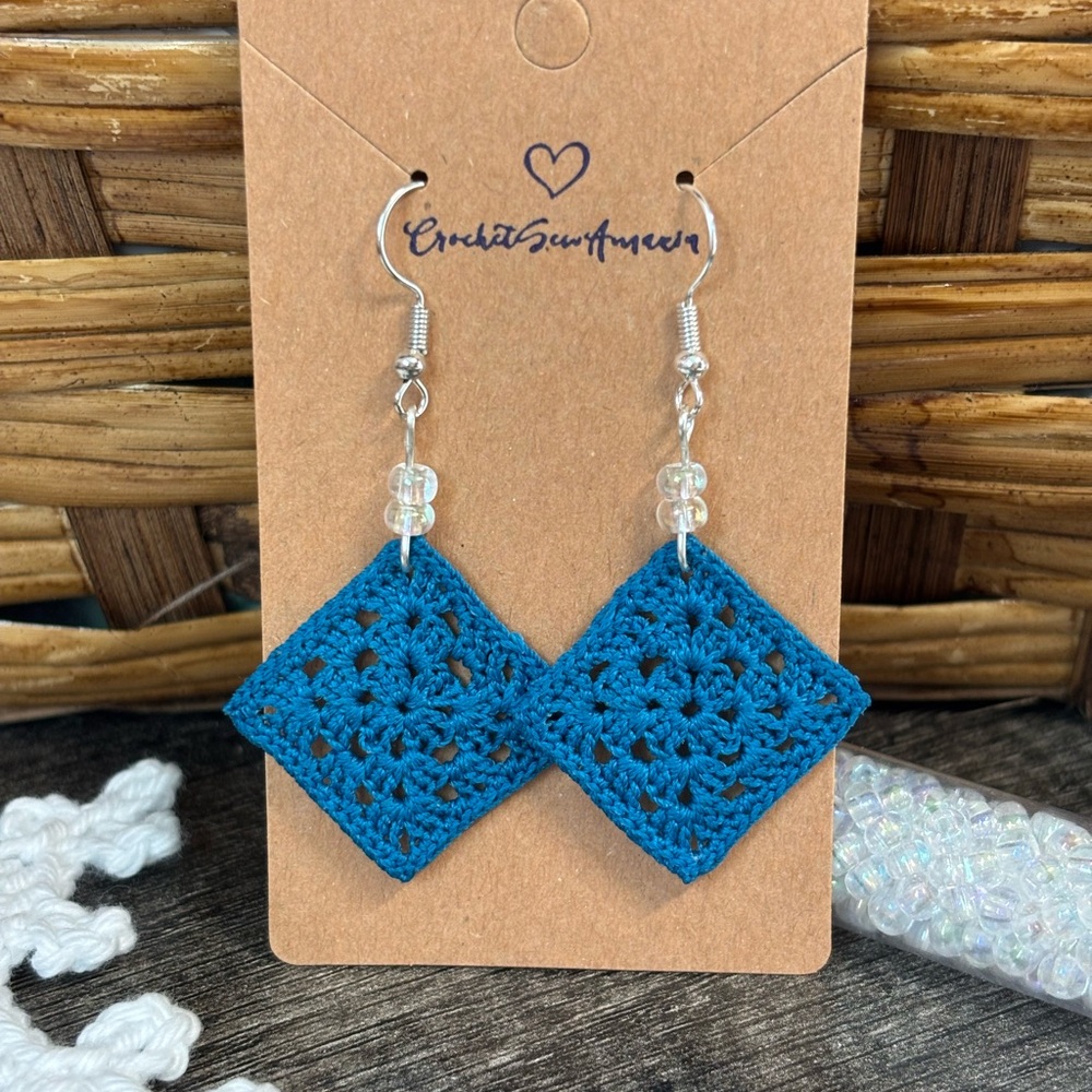 NWOT Handcrafted Ming Blue Crochet Earrings